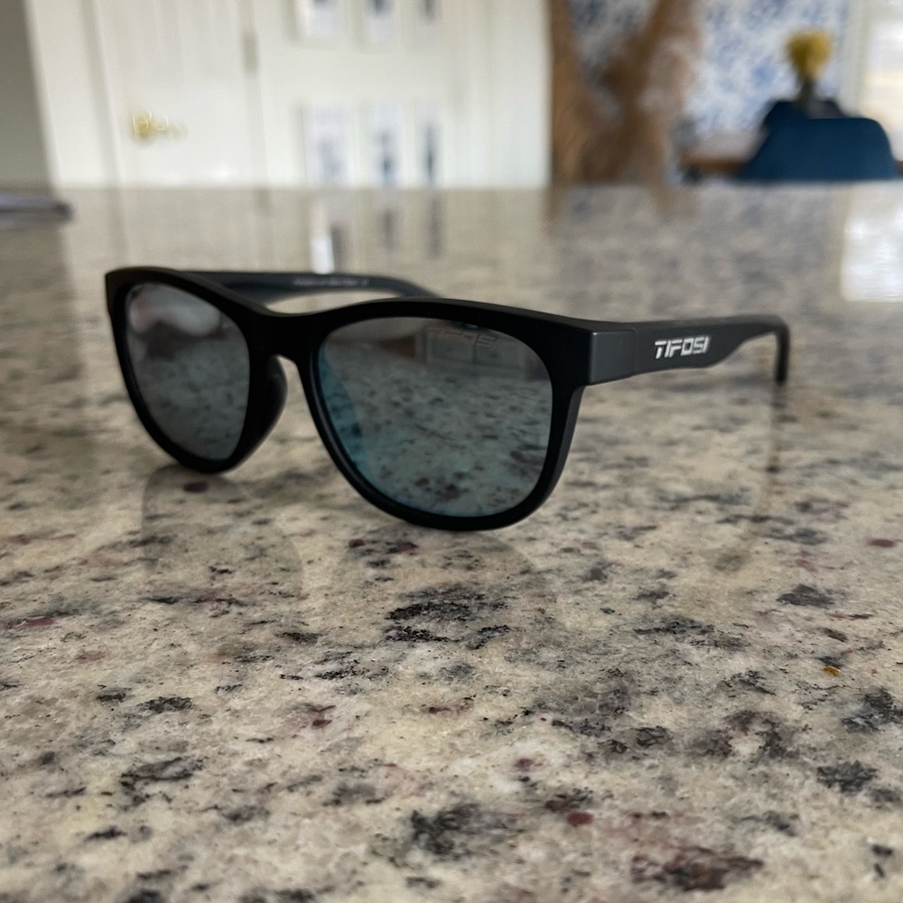 TIFOSI optics  swank worn 2 times